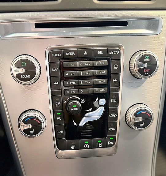 Volvo XC60 17 of 24