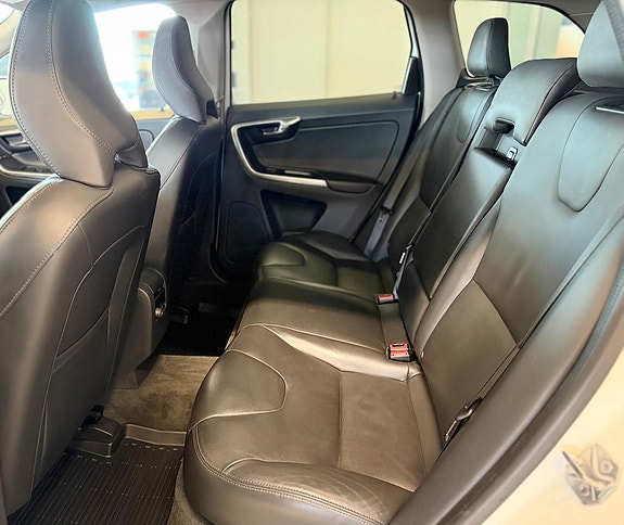 Volvo XC60 19 of 24