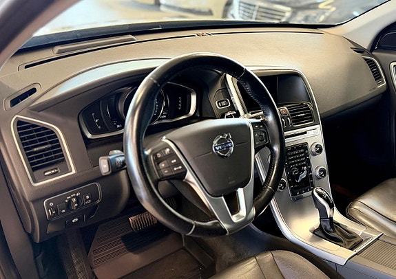 Volvo XC60 10 of 24