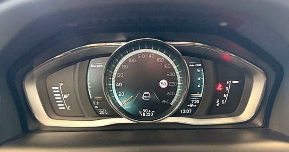 Volvo XC60 16 of 24