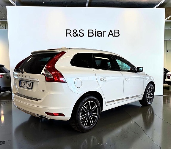 Volvo XC60 4 of 24