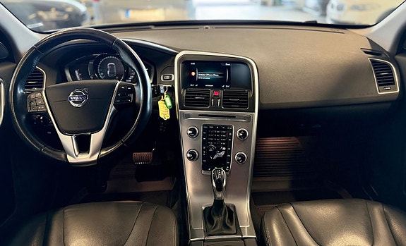 Volvo XC60 12 of 24