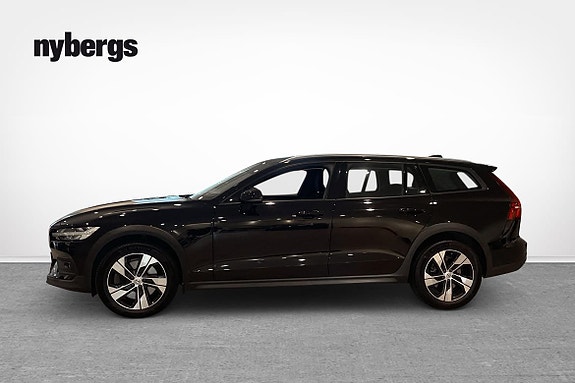 Volvo V60 Cross Country 2 of 11