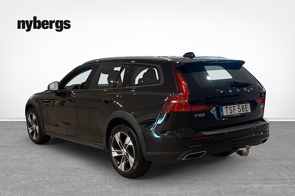 Volvo V60 Cross Country 3 of 11