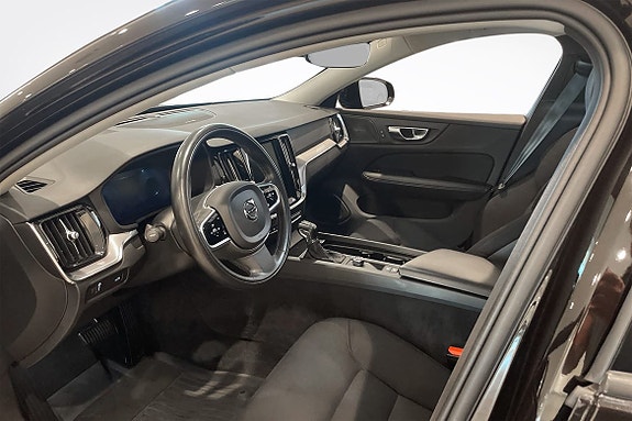 Volvo V60 Cross Country 6 of 11