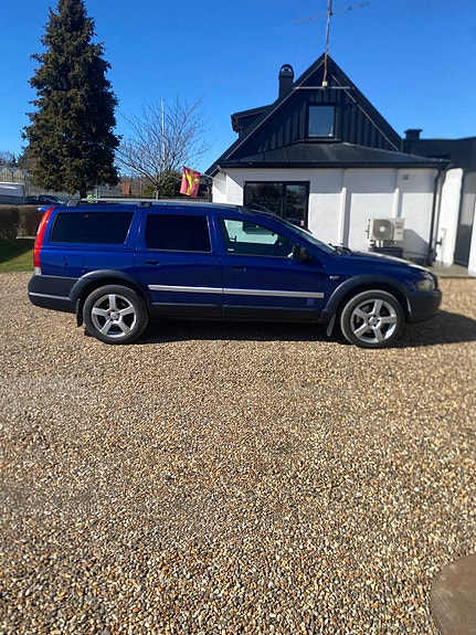 Volvo XC70 3 of 7