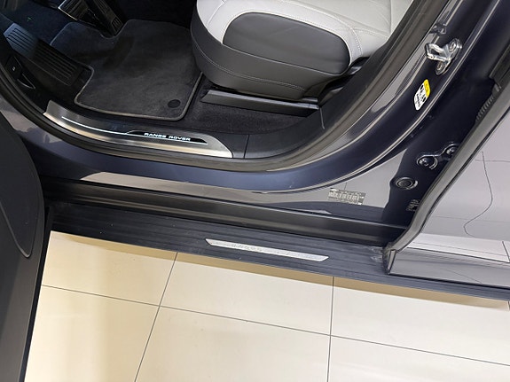 Land Rover Range Rover Sport 8 of 22