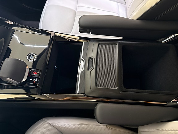 Land Rover Range Rover Sport 14 of 22