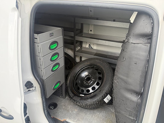 Volkswagen Caddy Maxi 12 of 13