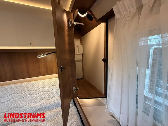 Rapido I196M ALDE MERCEDES Queenbed Automat 25 of 27