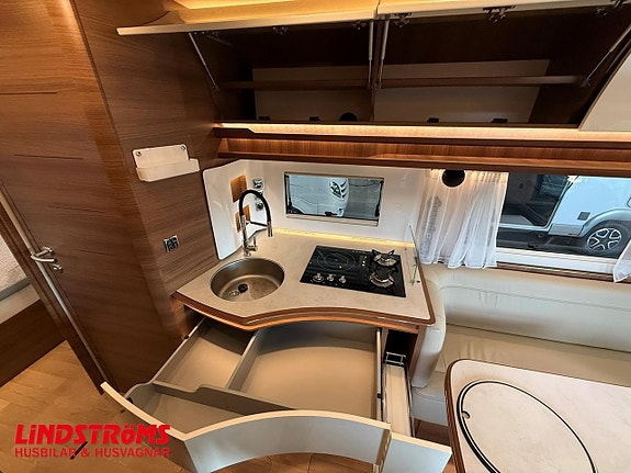 Rapido I196M ALDE MERCEDES Queenbed Automat 12 of 27