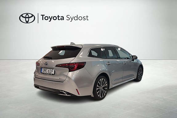 Toyota Corolla 2 of 10