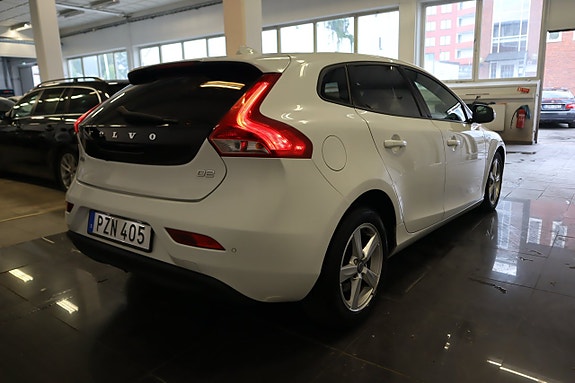 Volvo V40 9 of 19