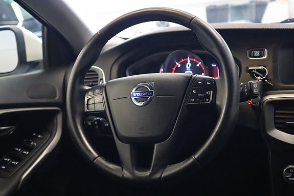 Volvo V40 11 of 19