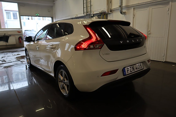 Volvo V40 6 of 19