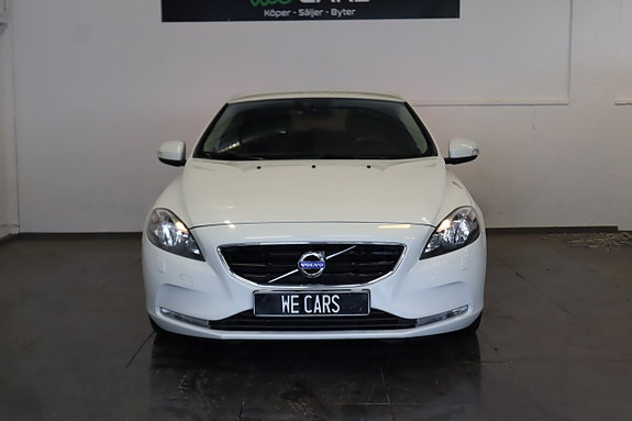 Volvo V40 4 of 19