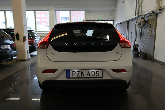 Volvo V40 8 of 19