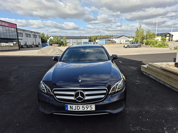 Mercedes-Benz E220 d 9 of 12