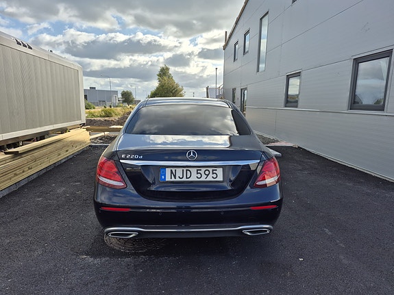 Mercedes-Benz E220 d 11 of 12