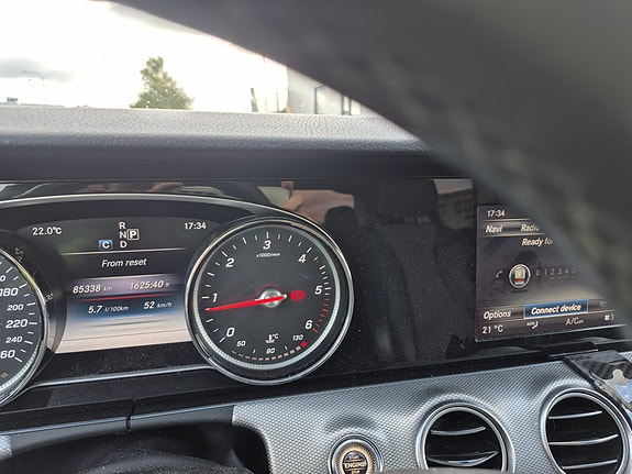 Mercedes-Benz E220 d 3 of 12