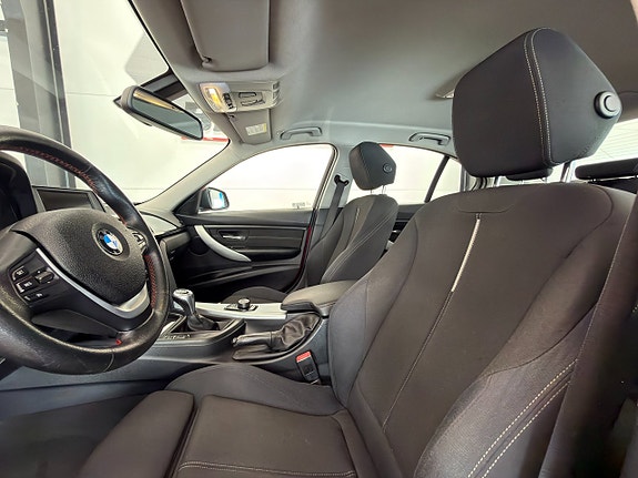 BMW 328i 7 of 12