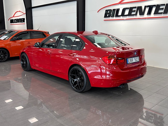 BMW 328i 3 of 12