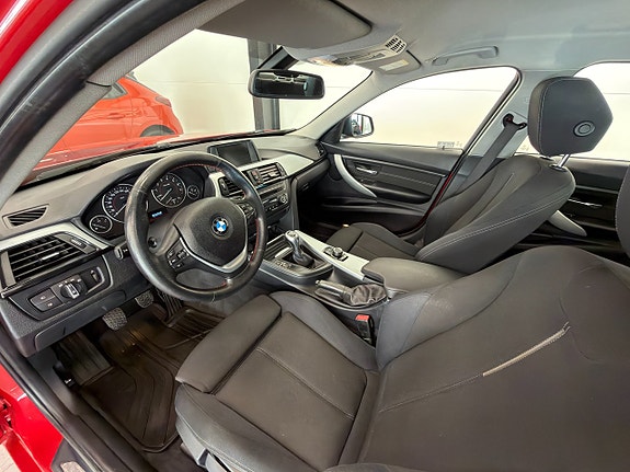 BMW 328i 6 of 12