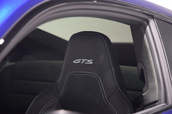 Porsche 911 Carrera GTS 26 of 27