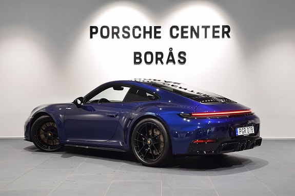 Porsche 911 Carrera GTS 3 of 27