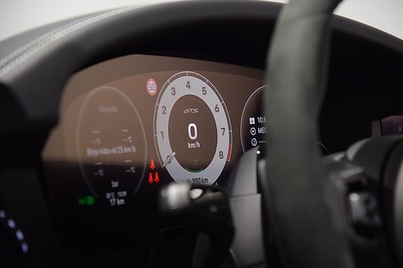 Porsche 911 Carrera GTS 6 of 27