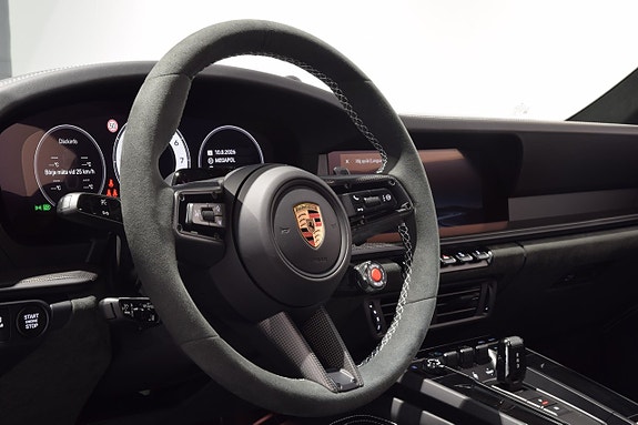 Porsche 911 Carrera GTS 5 of 27