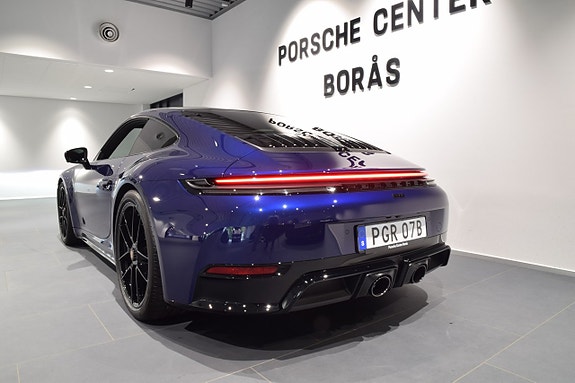Porsche 911 Carrera GTS 14 of 27