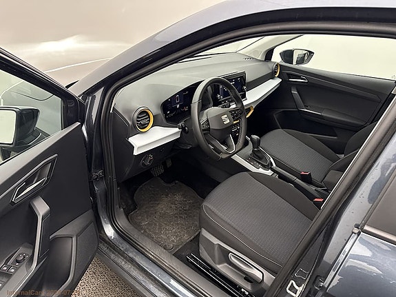 Seat Arona 7 of 8