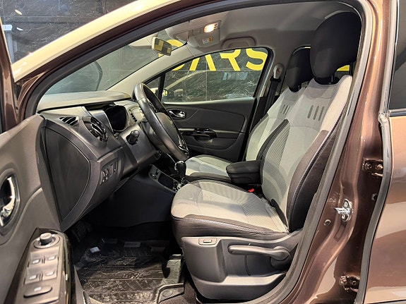 Renault Captur 14 of 24