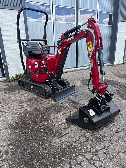 Yanmar Vio 12 2 of 4