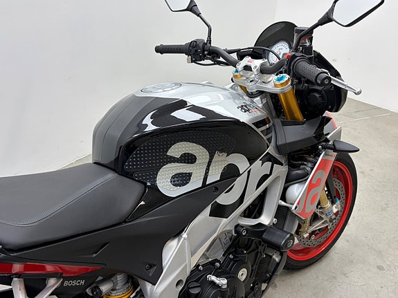 Aprilia Tuono V4 Factory 4 of 5