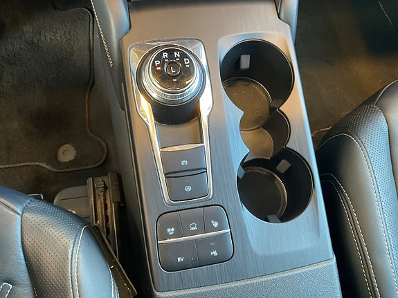 Ford Kuga 8 of 9