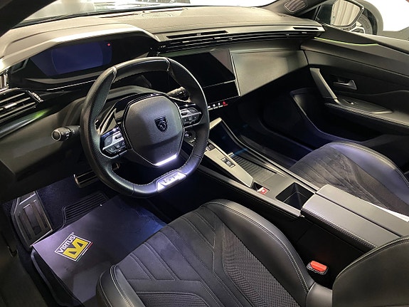 Peugeot 308 SW 9 of 19