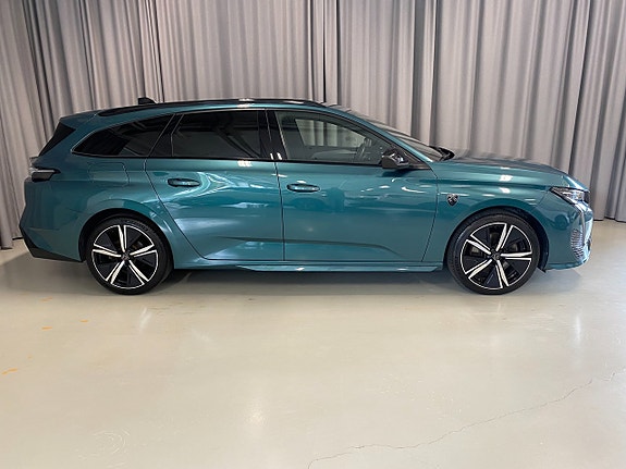 Peugeot 308 SW 3 of 19