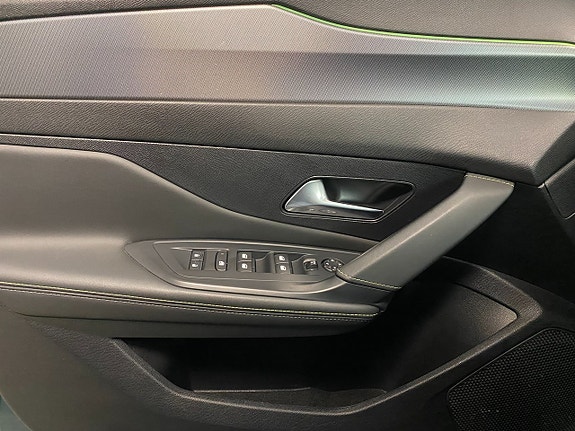 Peugeot 308 SW 19 of 19