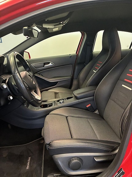 Mercedes-Benz A180 5 of 11