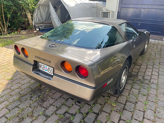 Chevrolet Corvette 3 of 5
