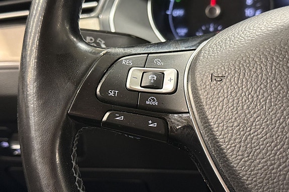 Volkswagen Passat 11 of 25