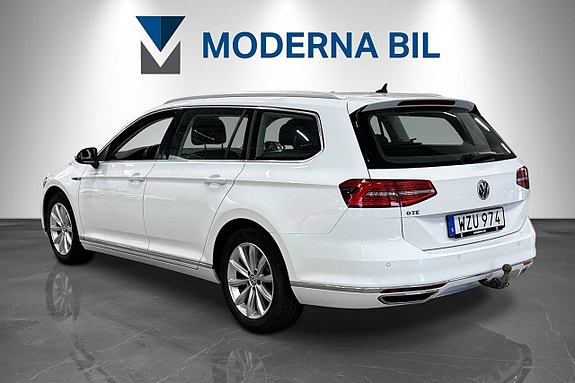 Volkswagen Passat 4 of 25