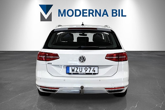 Volkswagen Passat 5 of 25