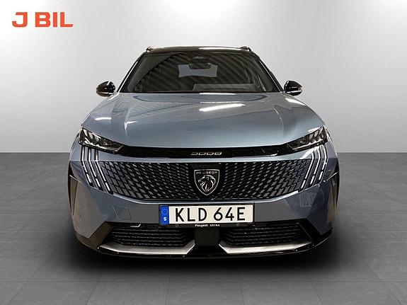 Peugeot e-5008 17 of 19