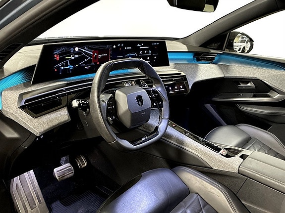 Peugeot e-5008 4 of 19