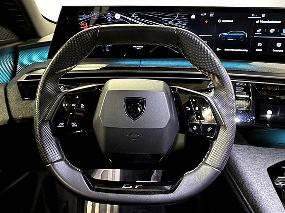 Peugeot e-5008 6 of 19