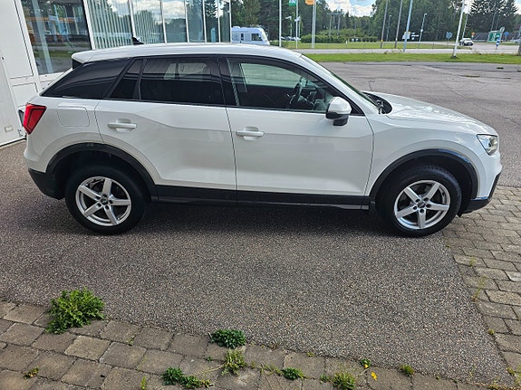 Audi Q2 8 of 16