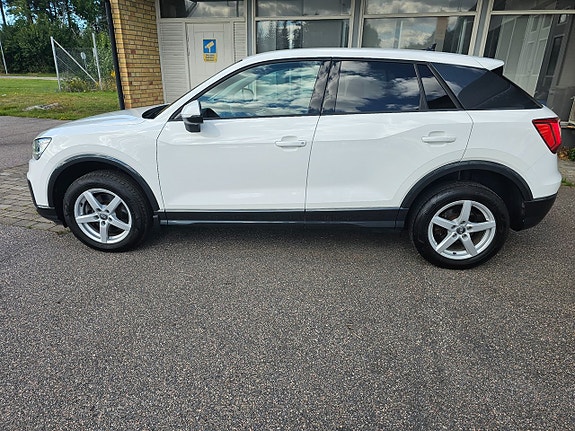 Audi Q2 4 of 16